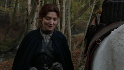 extant_GameOfThrones_2x05-TheGhostOfHarrenhal_3932