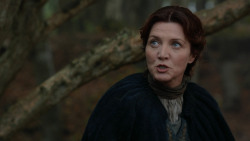 extant_GameOfThrones_2x05-TheGhostOfHarrenhal_3995