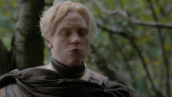 extant_GameOfThrones_2x05-TheGhostOfHarrenhal_4078