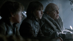extant_GameOfThrones_2x05-TheGhostOfHarrenhal_4326