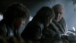 extant_GameOfThrones_2x05-TheGhostOfHarrenhal_4329
