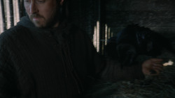 extant_GameOfThrones_2x05-TheGhostOfHarrenhal_4366