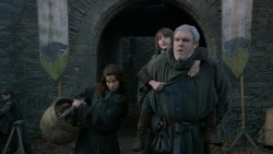 extant_GameOfThrones_2x05-TheGhostOfHarrenhal_4377
