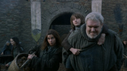extant_GameOfThrones_2x05-TheGhostOfHarrenhal_4383