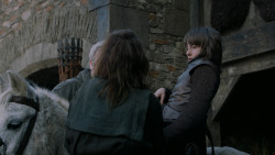 extant_GameOfThrones_2x05-TheGhostOfHarrenhal_4411