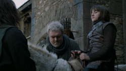 extant_GameOfThrones_2x05-TheGhostOfHarrenhal_4425