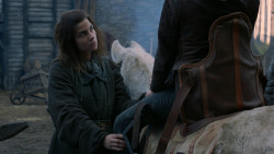 extant_GameOfThrones_2x05-TheGhostOfHarrenhal_4428