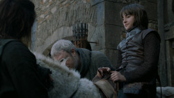 extant_GameOfThrones_2x05-TheGhostOfHarrenhal_4435
