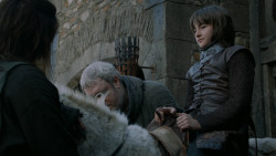 extant_GameOfThrones_2x05-TheGhostOfHarrenhal_4436