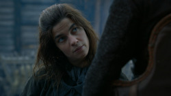extant_GameOfThrones_2x05-TheGhostOfHarrenhal_4438