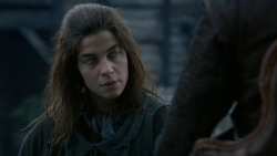 extant_GameOfThrones_2x05-TheGhostOfHarrenhal_4469