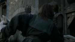 extant_GameOfThrones_2x05-TheGhostOfHarrenhal_4526