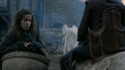 extant_GameOfThrones_2x05-TheGhostOfHarrenhal_4532