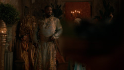 extant_GameOfThrones_2x05-TheGhostOfHarrenhal_4910