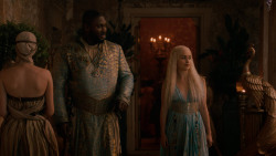 extant_GameOfThrones_2x05-TheGhostOfHarrenhal_4921