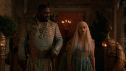 extant_GameOfThrones_2x05-TheGhostOfHarrenhal_4927