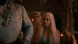 extant_GameOfThrones_2x05-TheGhostOfHarrenhal_4944