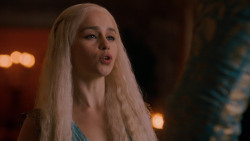 extant_GameOfThrones_2x05-TheGhostOfHarrenhal_4982