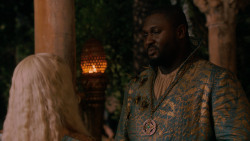 extant_GameOfThrones_2x05-TheGhostOfHarrenhal_5004