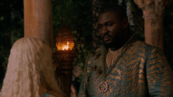 extant_GameOfThrones_2x05-TheGhostOfHarrenhal_5014