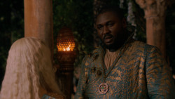extant_GameOfThrones_2x05-TheGhostOfHarrenhal_5018