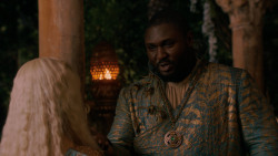 extant_GameOfThrones_2x05-TheGhostOfHarrenhal_5020