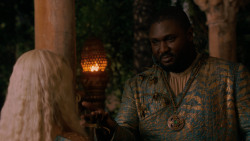extant_GameOfThrones_2x05-TheGhostOfHarrenhal_5022
