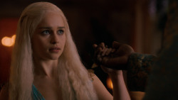 extant_GameOfThrones_2x05-TheGhostOfHarrenhal_5024
