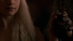 extant_GameOfThrones_2x05-TheGhostOfHarrenhal_5029