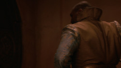 extant_GameOfThrones_2x05-TheGhostOfHarrenhal_5036