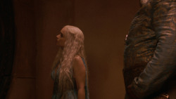 extant_GameOfThrones_2x05-TheGhostOfHarrenhal_5046