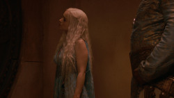 extant_GameOfThrones_2x05-TheGhostOfHarrenhal_5048