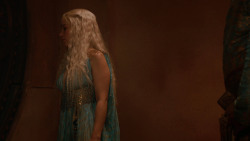 extant_GameOfThrones_2x05-TheGhostOfHarrenhal_5063