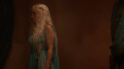 extant_GameOfThrones_2x05-TheGhostOfHarrenhal_5065