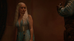 extant_GameOfThrones_2x05-TheGhostOfHarrenhal_5074