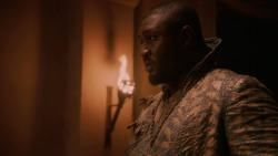 extant_GameOfThrones_2x05-TheGhostOfHarrenhal_5085