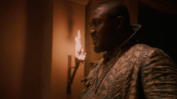 extant_GameOfThrones_2x05-TheGhostOfHarrenhal_5097