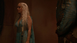extant_GameOfThrones_2x05-TheGhostOfHarrenhal_5106