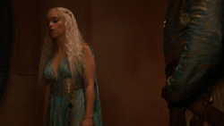extant_GameOfThrones_2x05-TheGhostOfHarrenhal_5107