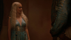 extant_GameOfThrones_2x05-TheGhostOfHarrenhal_5116
