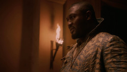 extant_GameOfThrones_2x05-TheGhostOfHarrenhal_5122