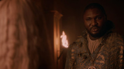 extant_GameOfThrones_2x05-TheGhostOfHarrenhal_5141