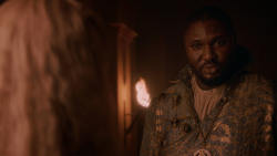 extant_GameOfThrones_2x05-TheGhostOfHarrenhal_5150