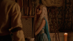 extant_GameOfThrones_2x05-TheGhostOfHarrenhal_5235