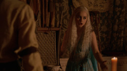 extant_GameOfThrones_2x05-TheGhostOfHarrenhal_5240