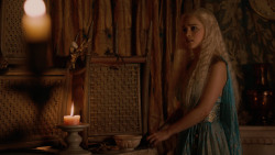extant_GameOfThrones_2x05-TheGhostOfHarrenhal_5254