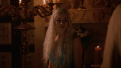 extant_GameOfThrones_2x05-TheGhostOfHarrenhal_5304
