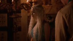 extant_GameOfThrones_2x05-TheGhostOfHarrenhal_5329