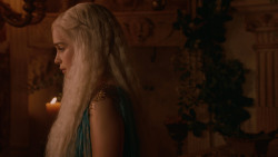 extant_GameOfThrones_2x05-TheGhostOfHarrenhal_5388