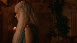 extant_GameOfThrones_2x05-TheGhostOfHarrenhal_5389